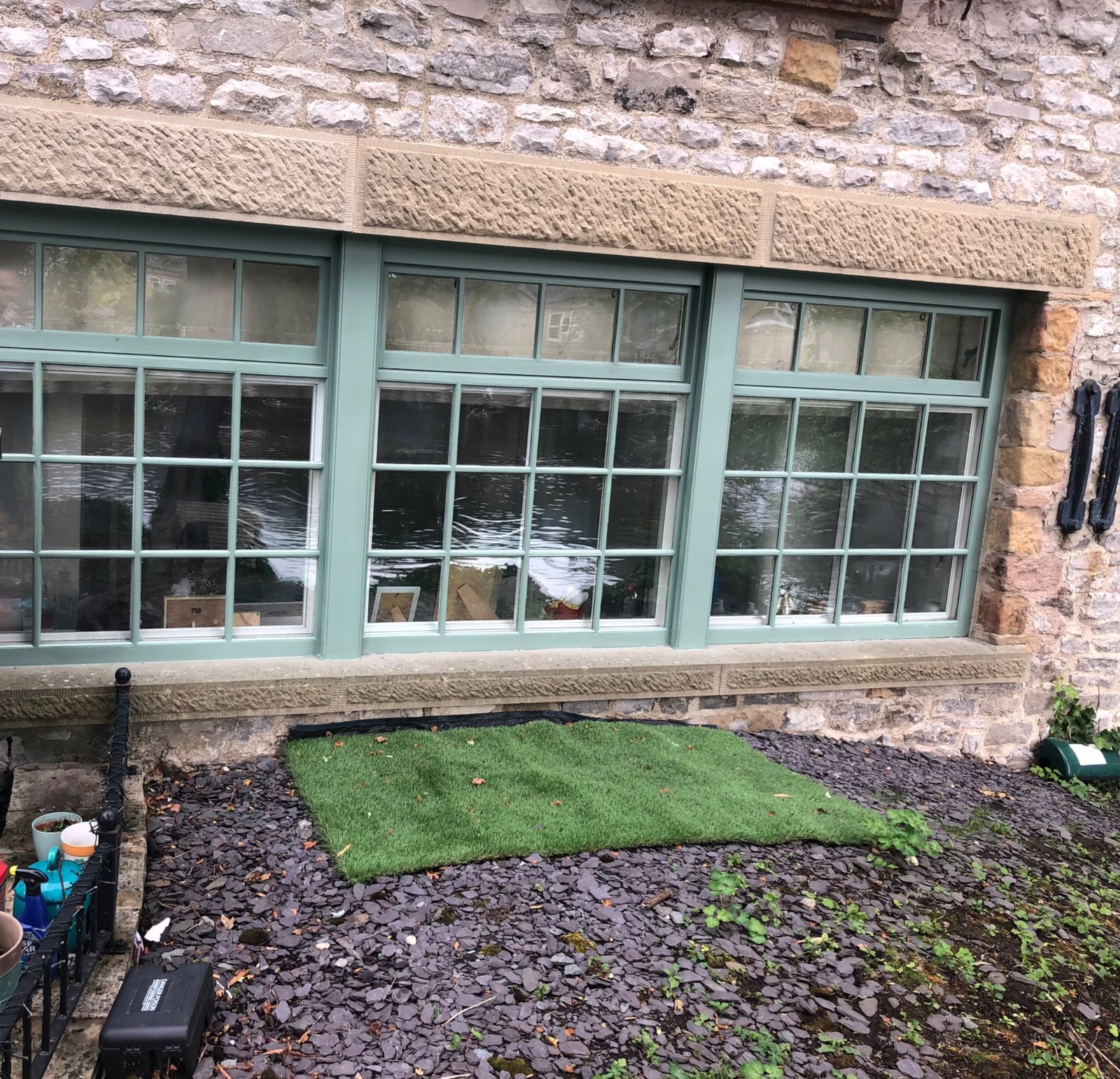 Exterior window restoration by Fratton Group PTY LTD