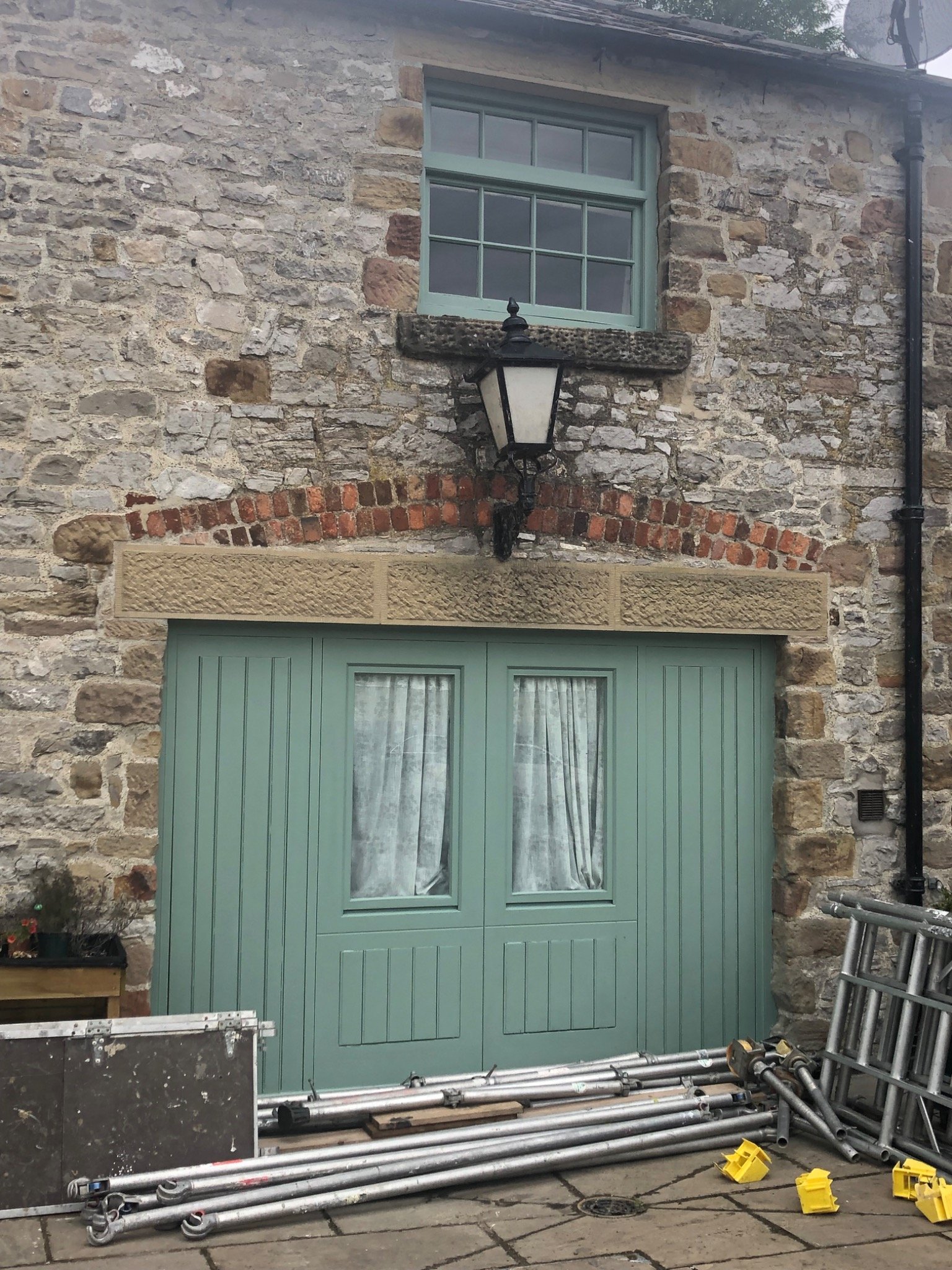 Exterior doors & windows by Fratton Group PTY LTD
